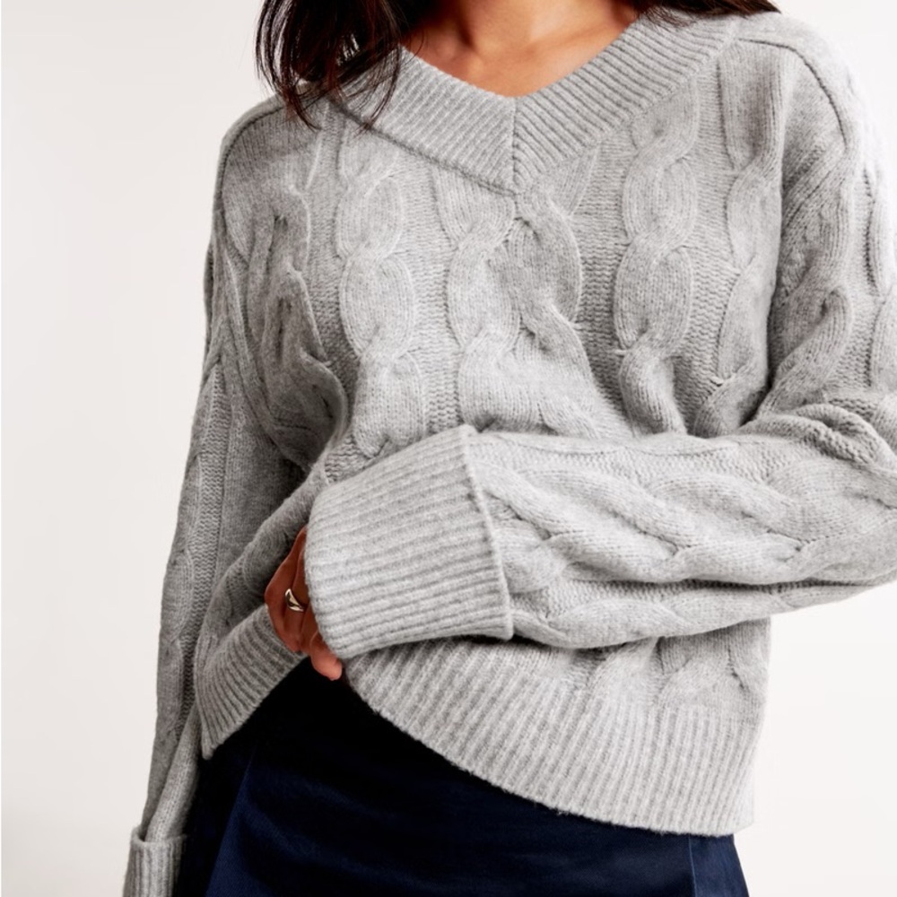 Abercrombie & Fitch V-Neck Sweater - Light Green